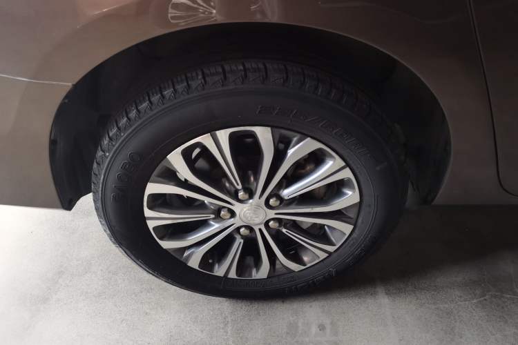 Used Buick GL8 2021 Land Cruiser Executive Class 652T Comfort Model