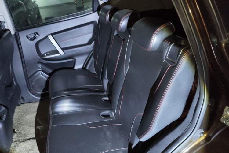 Used Geely Auto GX7 2015 Classic Edition 1.8L Manual Elite Model China IV Left Rear Seat