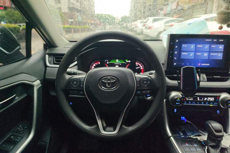 Used Toyota RAV4 2021 2.0L CVT Two-Wheel Drive Fashion Edition