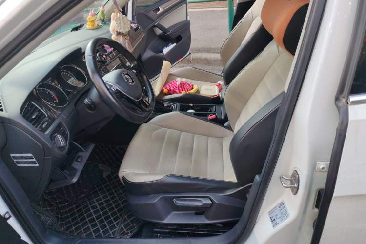 Used Volkswagen Golf 2017 230TSI Automatic Luxury Million-Vehicle Commemorative Edition