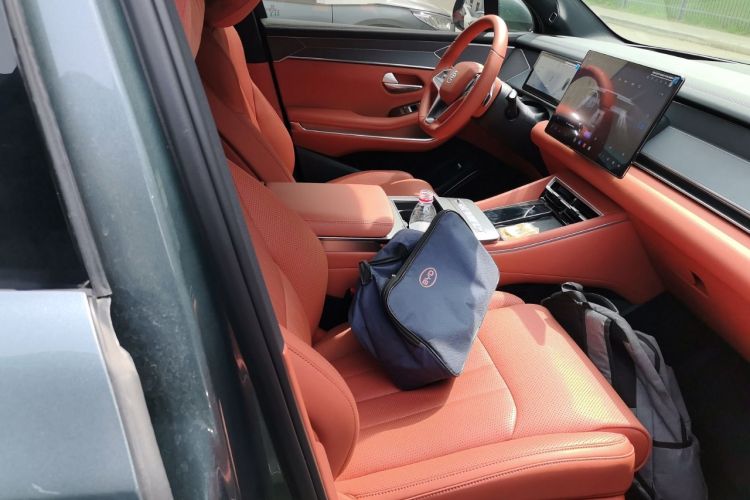 Used BYD Tang L 2025 DM 175KM Drone Player Edition Right Front Seat