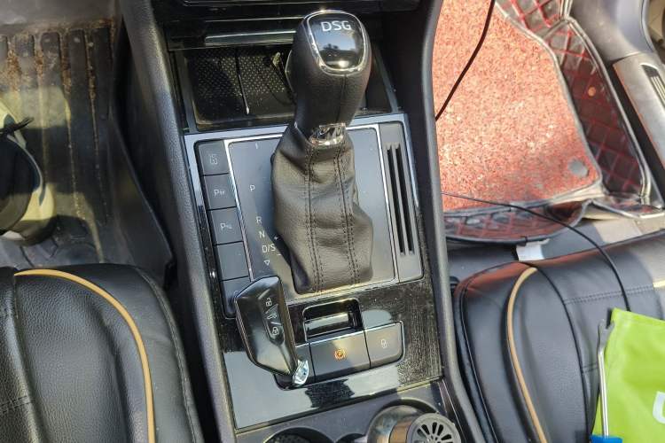 Used Skoda Superb 2019 TSI280 DSG Comfort Edition Gear Lever
