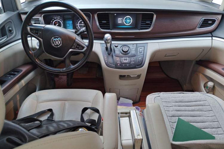 Used Buick GL8 2018 28T Luxury Model China VI Standard Center Console
