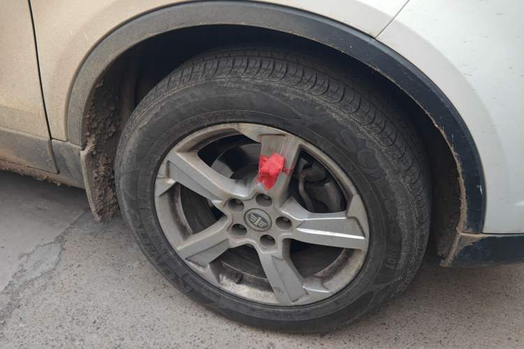 Used Bestune X80 2013 2.0L automatic comfort version
