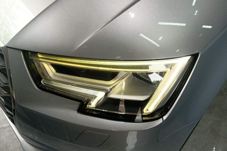 Used Audi A4L 2017 40 TFSI Fashion Model Left Front Headlight