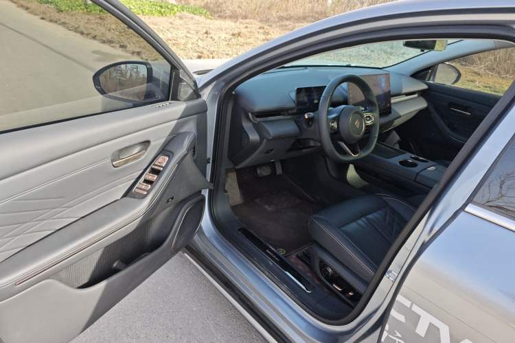 Used Baojun Enjoy 2025 Plug-in Hybrid 140km Luxury Edition
