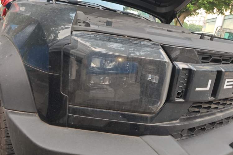 Used JETOUR Traveler 2023 2.0T Four-Wheel Drive Conqueror Exterior 6