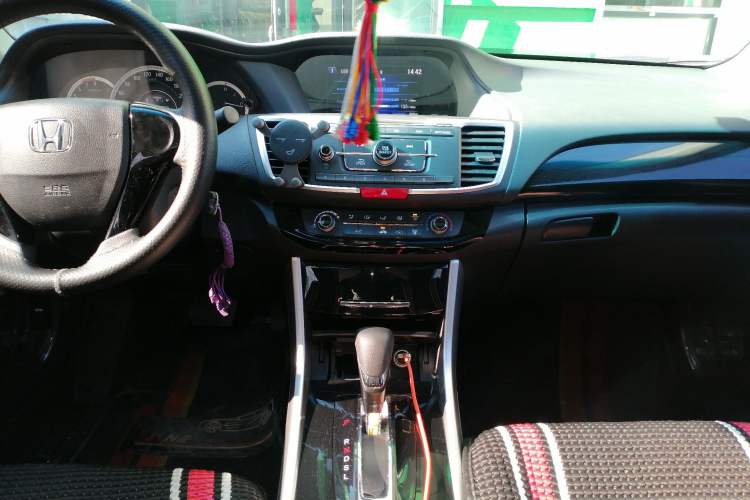 Used Honda Accord 2016 2.0L Comfort Edition Audio And AC Panel