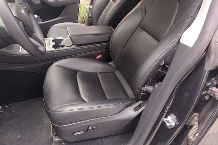 Used Tesla Model Y 2024 Rear-Wheel-Drive Version Left Front Seat