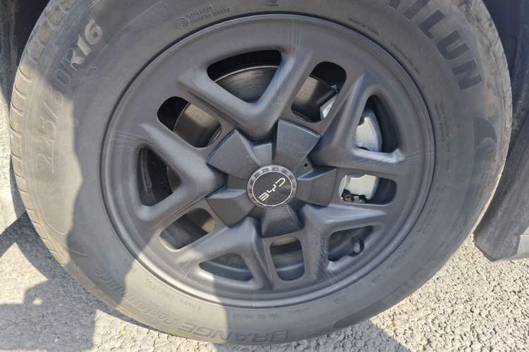 Used BYD Seal 05 DM-i 2025 DM-i Smart Drive 55KM Luxury Model Right Front Wheel Hub