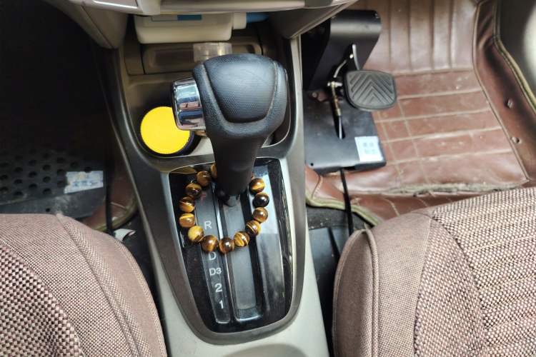 Used Honda City Classic 2012 1.5L Automatic Elite Edition Gear Lever