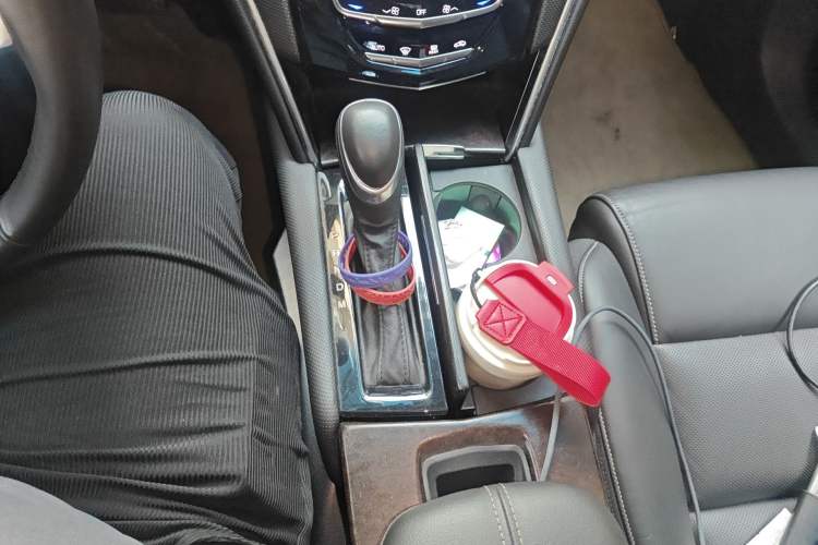 Used Cadillac XTS 2018 28T Elite Edition Gear Lever