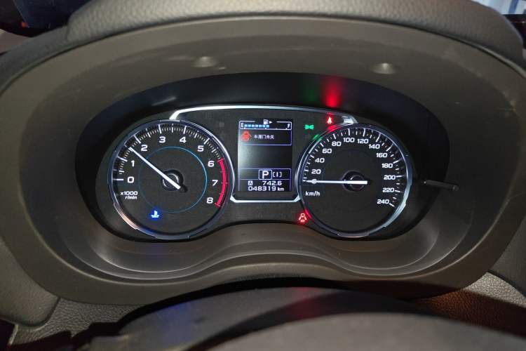 Used Subaru Forester 2018 2.5i Luxury Navigation Edition Odometer Close Up