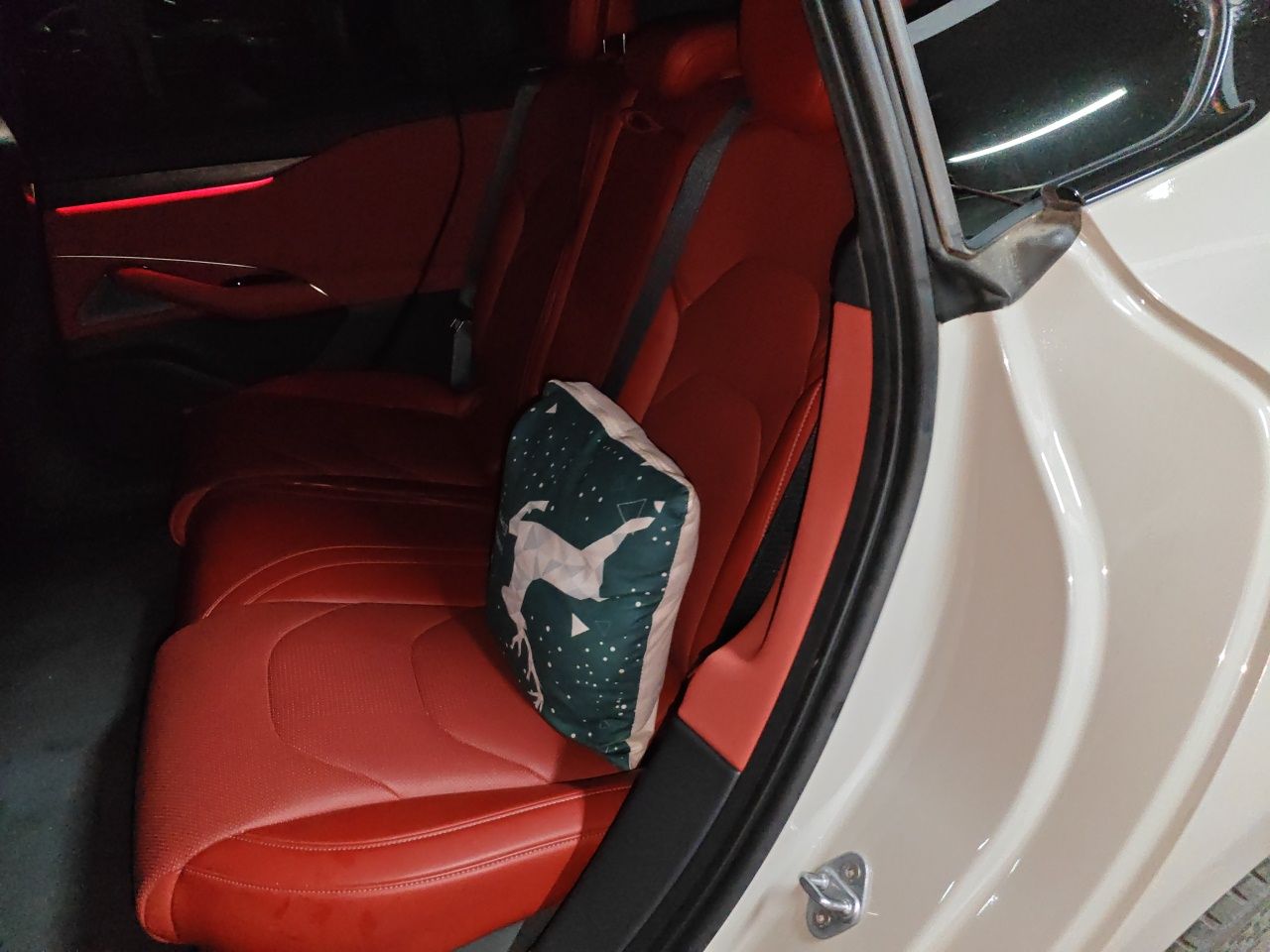 Xiaomi Auto SU7 2024 Four-Wheel Drive Ultra-Long Range Advanced Intelligent Driving Max Edition — снимка 17