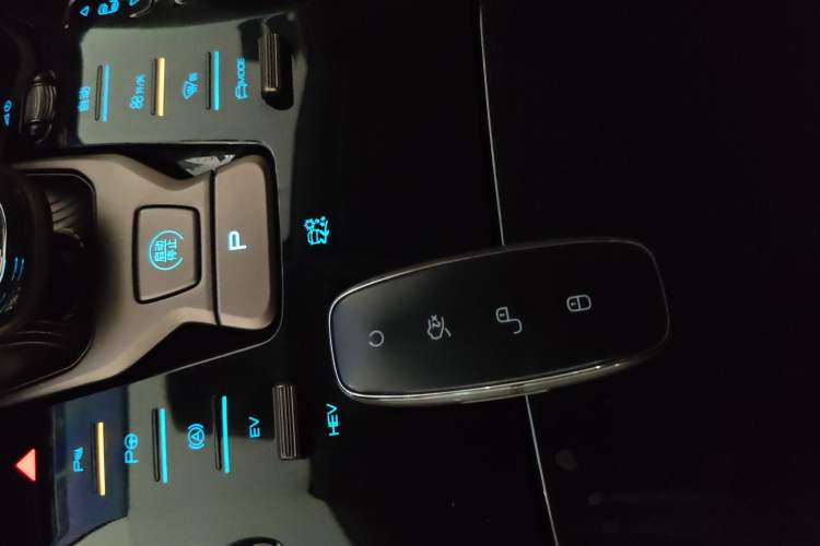 Used Denza D9 2022 DM-i 970 Four-Wheel Drive Flagship Model