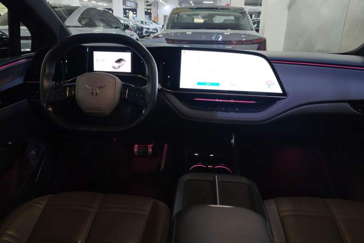 Used Hongqi EH7 2024 760 Pro+ Four-Wheel Drive Version Center Console