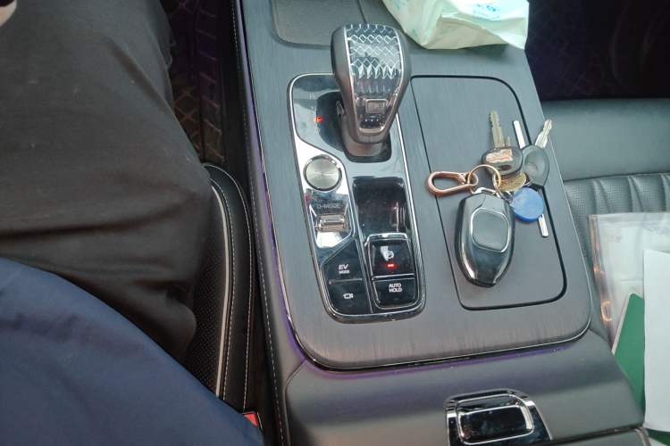 Used GAC Trumpchi GS8 2022 Double-Energy Series 2.0TM Four-Wheel Drive Premium Edition (7 Seats) Gear Lever