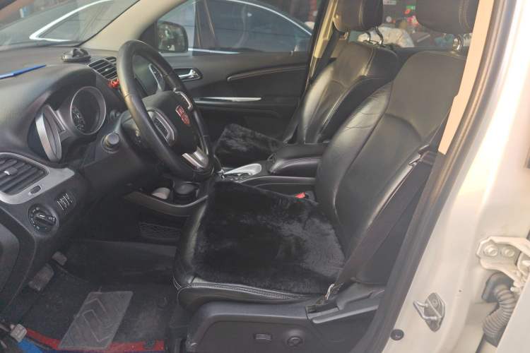 Used Dodge Journey 2013 2.4L Two-Wheel Drive Luxury Version