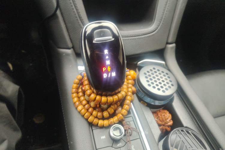 Used Cadillac XT6 2022 2.0T Six-Seater Four-Wheel-Drive Luxury Standard Edition Gear Lever