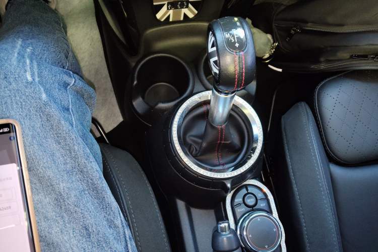 Used MINI MINI 2016 2.0T COOPER S Pioneer Edition Five-Door Model