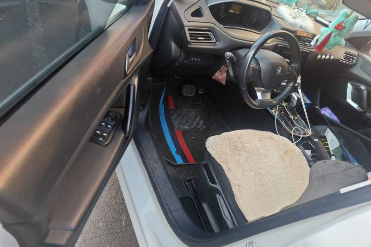 Used Peugeot 308 2018 1.6L Automatic Luxury Edition
