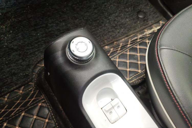 Used Wuling Hongguang MINIEV 2022 GAMEBOY 300km Enthusiast Model with Lithium Iron Phosphate