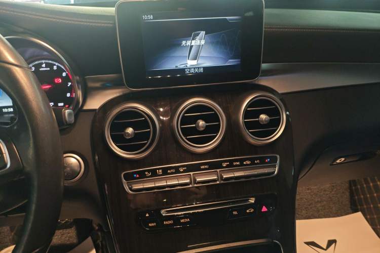 Used Mercedes-Benz GLC 2019 Facelift GLC 260 L 4MATIC Luxury Model
