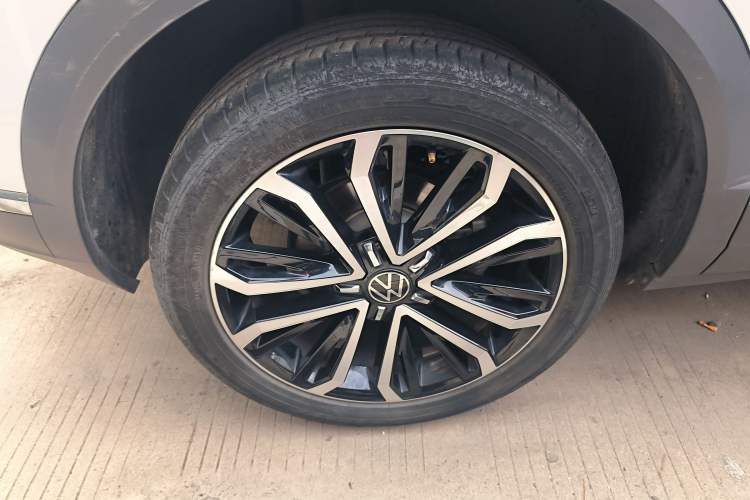 Used Volkswagen T-ROC 2021 280TSI DSG Two-Wheel Drive Comfort Connect 30th Anniversary Edition Right Rear Wheel Hub