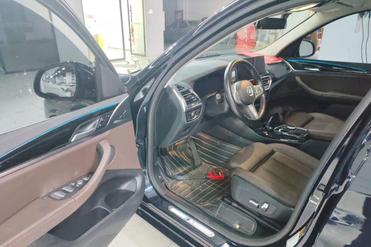 Used BMW iX3 2022 Leading Model
