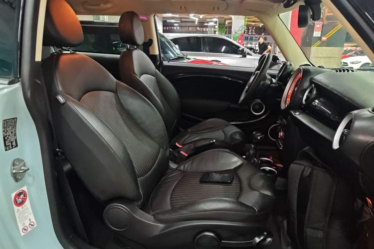 Used MINI MINI 2011 1.6L COOPER Excitement