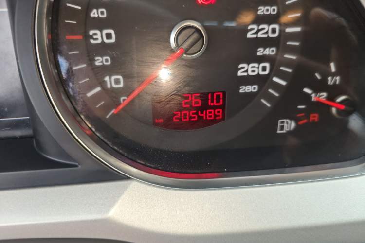 Used Audi A6L 2011 2.0 TFSI automatic Comfort trim