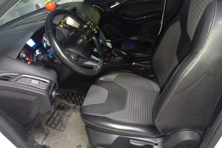 Used Ford Focus 2017 Sedan 1.6L Automatic Fashion Edition Smart Drive Version Left Front Seat