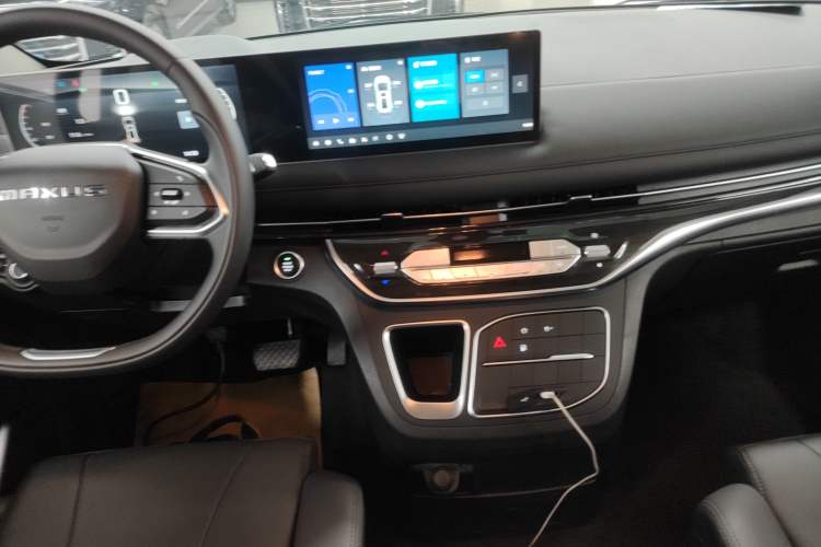 Used SAIC MAXUS G10 2025 MAX 2.0T Automatic Executive Edition Gasoline 7-Seater