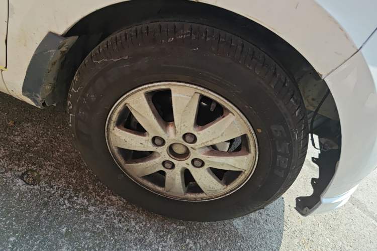 Used Wuling Hongguang 2016 1.5L Restyled S Comfort Version Right Front Wheel Hub