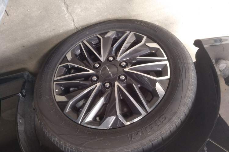 Used SAIC MAXUS G20 2023 Facelifted PLUS 2.0T Gasoline Automatic Luxury Edition