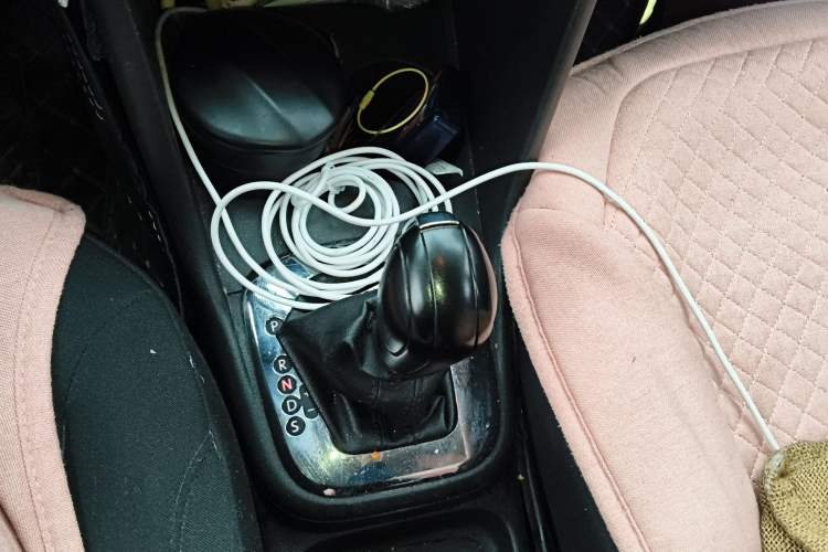 Used Volkswagen Polo 2013 1.4L Automatic Comfort Edition Gear Lever