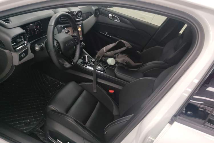 Used Lynk & Co 03 2022 2.0TD DCT GenioPlus