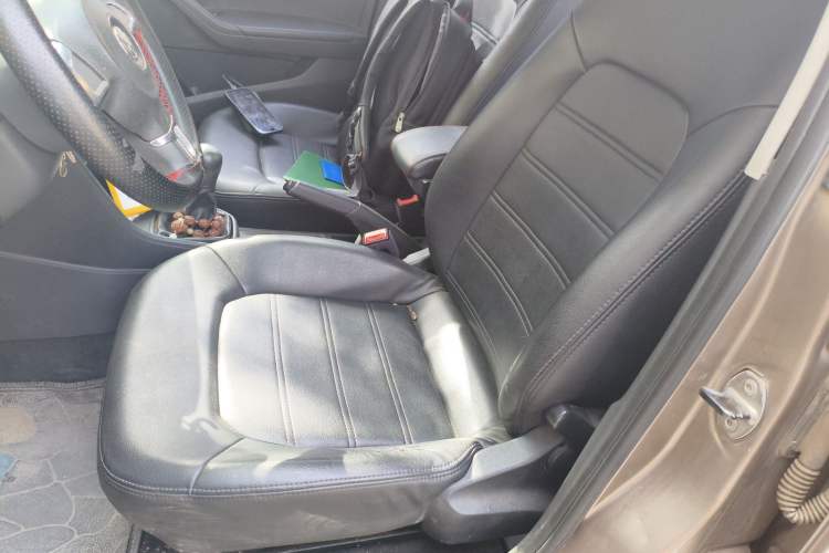 Used Volkswagen Jetta 2013 1.6L Manual Fashion Edition Left Front Seat