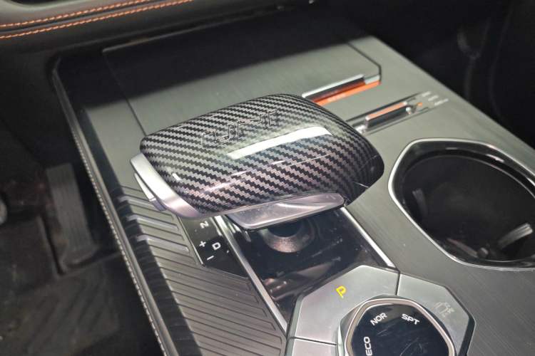 Used CHANGAN UNI-K 2021 2.0T All-Wheel Drive Prestige Version Gear Lever