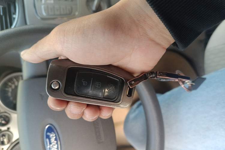 Used Ford Focus 2012 Sedan Classic 1.8L Automatic Base Model Vehicle Key