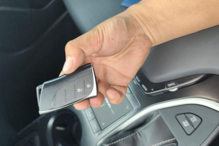 Used Lexus UX 2020 260h Explore & Adventure Edition Vehicle Key