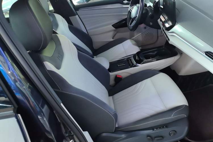 Used Volkswagen ID.4 CROZZ 2021 Long-Range Lite PRO Two-Wheel Drive Version