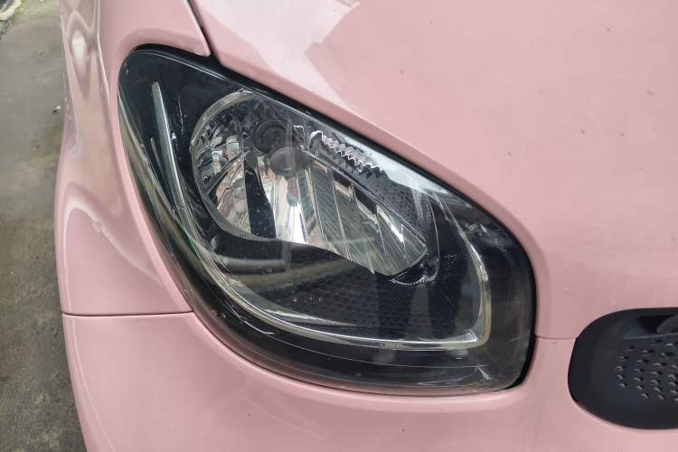 Used smart fortwo 2015 1.0L 52 kW hardtop Dynamic version