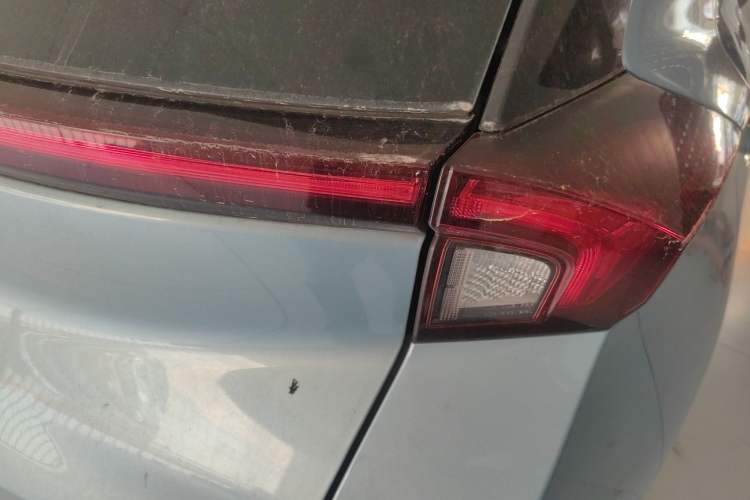 Used Buick Velite 7 2020 652E Connected Smart Car Exterior 1