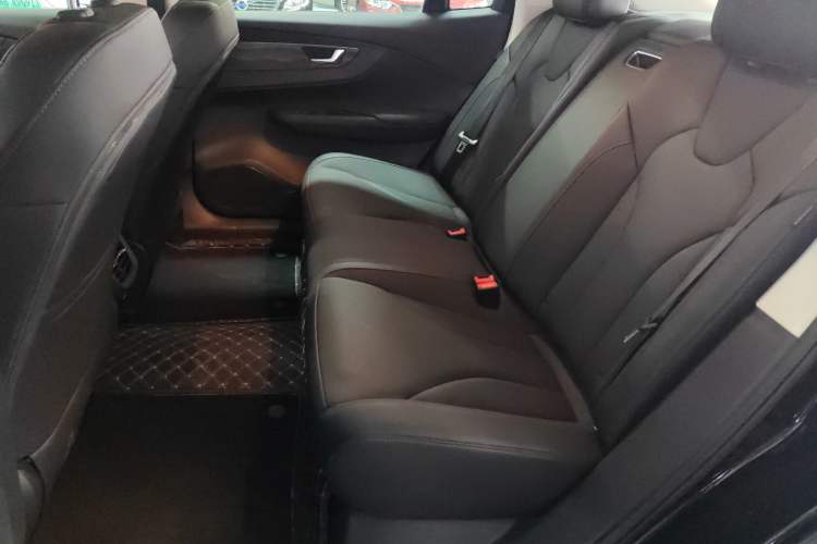 Used Hongqi E-QM5 2024 450km Range Commuter Version