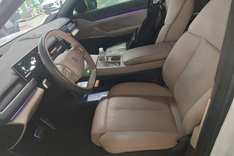 Used Nio ES8 2023 75 kWh Executive Edition
