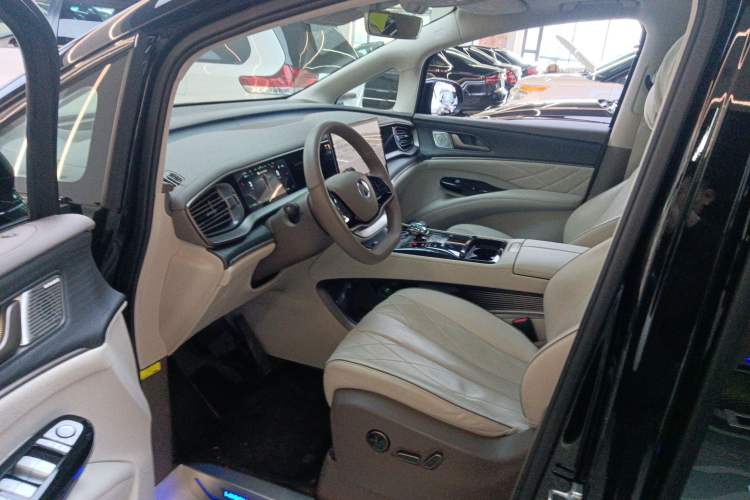 Used Denza D9 2022 DM-i 970 Four-Wheel Drive Flagship Model
