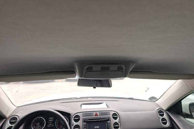 Used Volkswagen Tiguan 2010 1.8 TSI Automatic All-Wheel Drive Fashion Edition Headliner