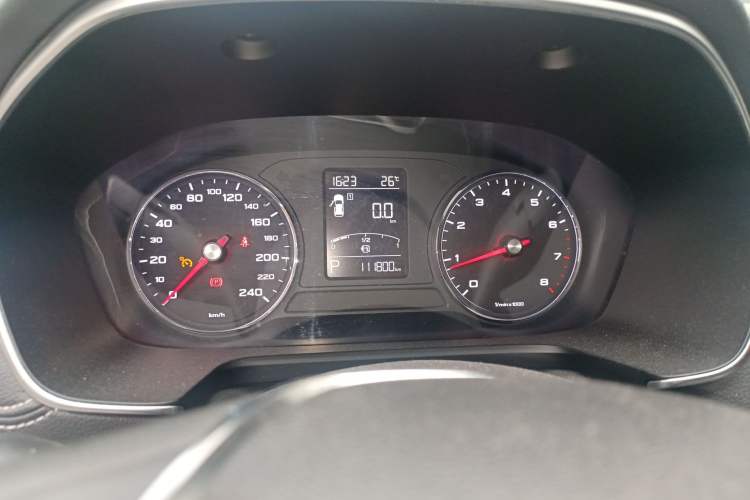 Used Roewe RX5 2016 20T Two-Wheel Drive Automatic Internet Smart Edition
