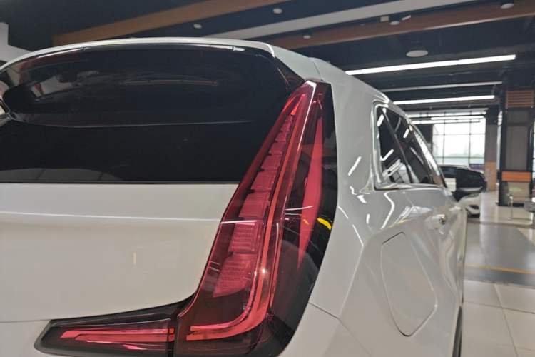 Used Cadillac XT4 2018 28T Two-Wheel Drive Tech Version
